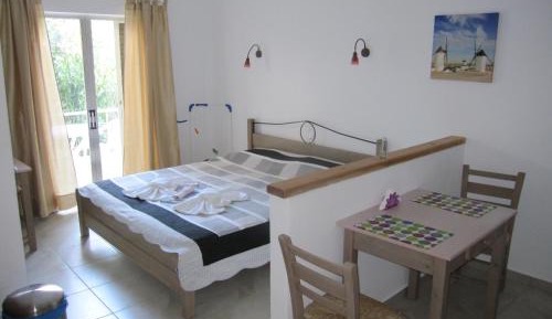 Studio (3 Adults)