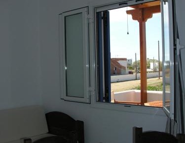 One-Bedroom Apartment (2-3 Adults)