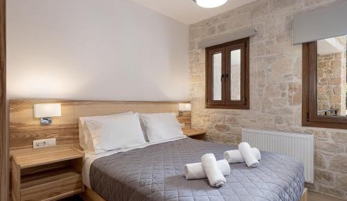 Apartment with Mountain View