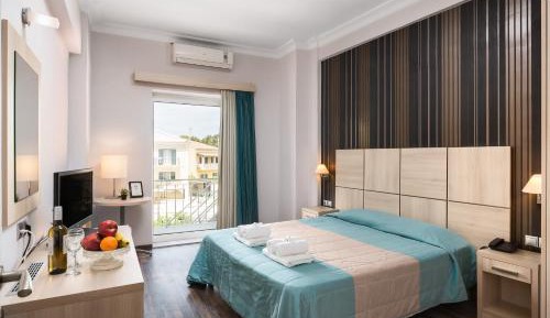 Family Room (2 Adults + 2 Children)