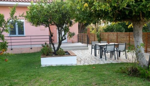 Villa with Garden View