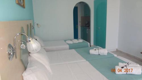 Studio (3 Adults)