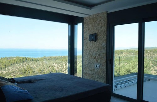 Paradhisos Villa | Villa OKOA Comfortable holiday residence