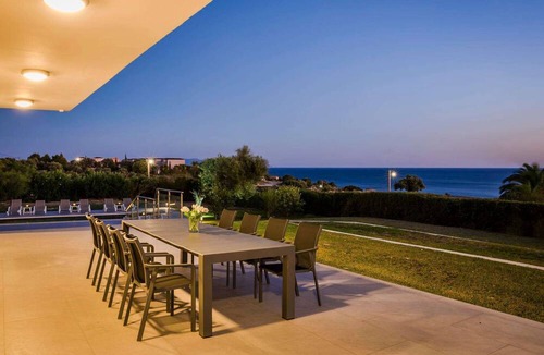 Svoronata Villa | Astoria - Five Bedroom Villa, Sleeps 10